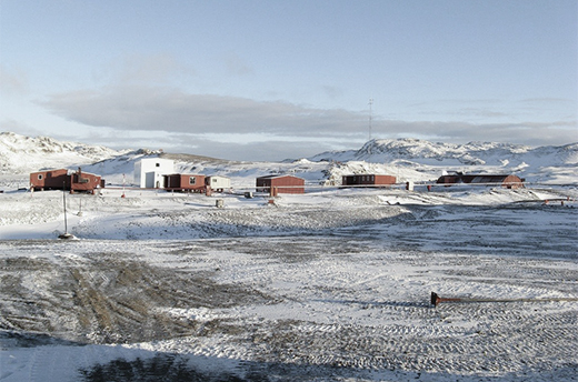 <a href="https://www.staubli.com/en/news/detail/corporate/a-pioneering-project-solar-power-in-the-antarctic/" target="_blank">PV in the Antarctic</a>